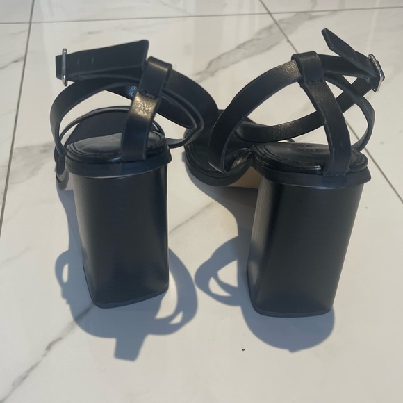 BCBGeneration High Heels in Black Color Size 9 - Picture 3 of 8